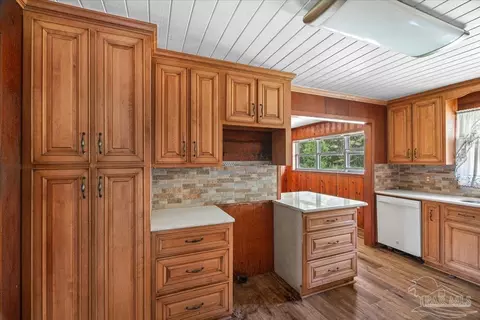 Kitchen - 2780 Mcduffie Ln, Jay, FL 32565 photo 3 of 4