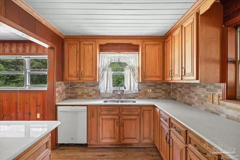 Kitchen - 2780 Mcduffie Ln, Jay, FL 32565 photo 2 of 4