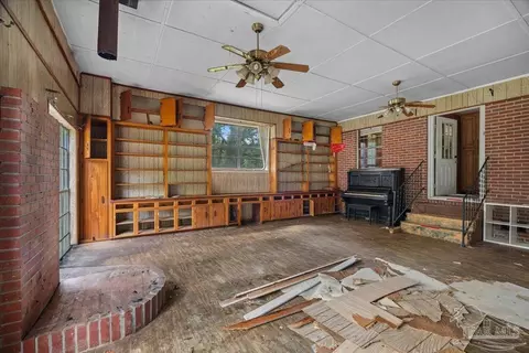 Living - 2780 Mcduffie Ln, Jay, FL 32565 photo 6 of 7