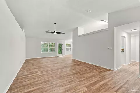 Living - 5998 Ridgeview Dr, Milton, FL 32570 photo 1 of 5