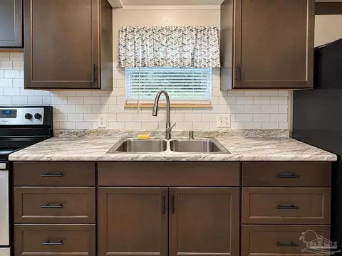 4918 Legend Creek Ln, Pace, FL 32571 photo 9