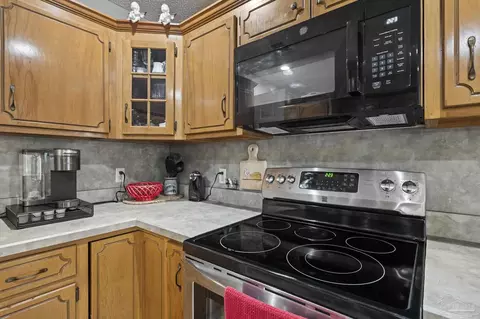 Kitchen - 3532 Victory Dr, Pace, FL 32571 photo 5 of 6