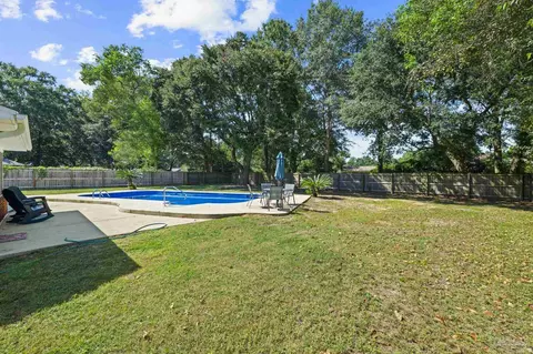 Exterior - 3532 Victory Dr, Pace, FL 32571 photo 8 of 10