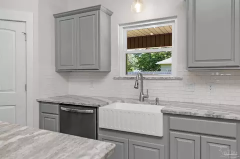Kitchen - 4902 Landmark Ln, Pace, FL 32571 photo 6 of 6