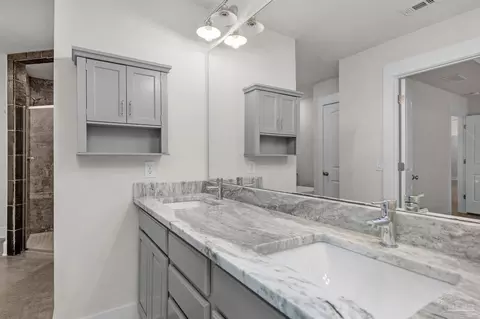 Bath - 4902 Landmark Ln, Pace, FL 32571 photo 3 of 5
