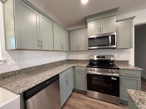 Kitchen - 5142 Blackmon Dr, Jay, FL 32565 photo 3 of 4