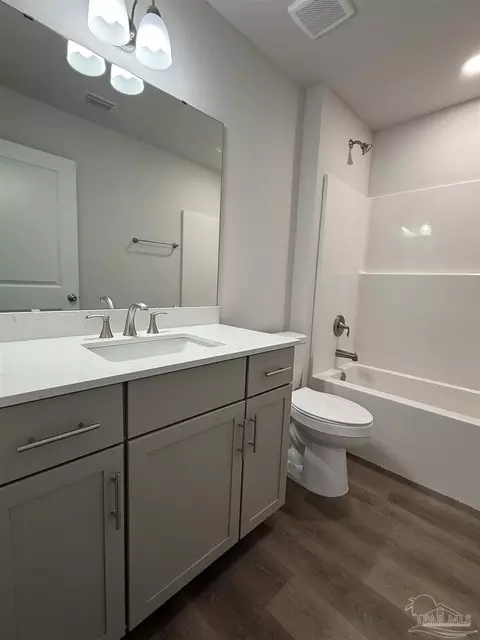 Bath - 5142 Blackmon Dr, Jay, FL 32565 photo 4 of 6