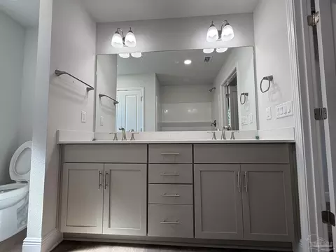 Bath - 5142 Blackmon Dr, Jay, FL 32565 photo 2 of 6
