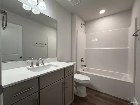 Bath - 5142 Blackmon Dr, Jay, FL 32565 photo 3 of 6