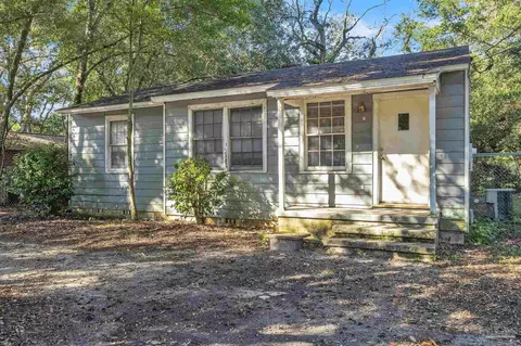 33 Kennington Dr, Pensacola, FL 32507