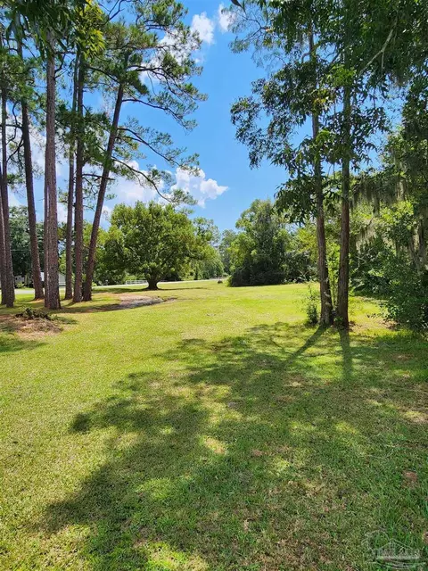 Exterior - 4941 Henry St, Milton, FL 32570 photo 3 of 5