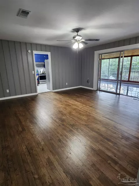 Living - 4941 Henry St, Milton, FL 32570 photo 3 of 4
