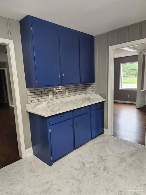 Kitchen - 4941 Henry St, Milton, FL 32570 photo 5 of 5