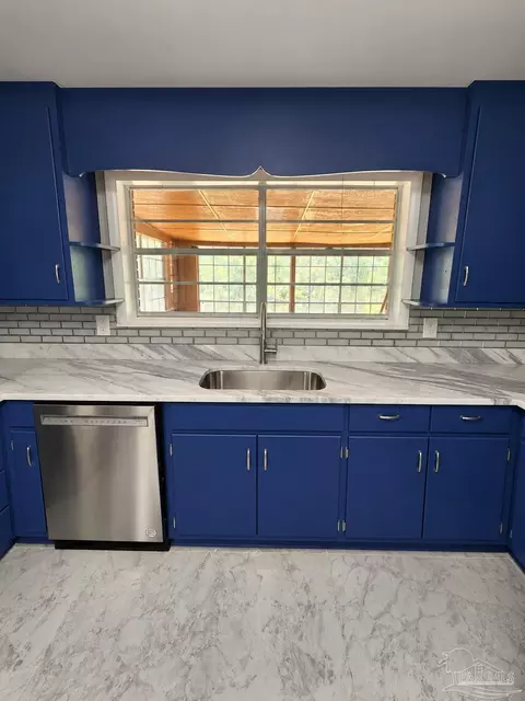 Kitchen - 4941 Henry St, Milton, FL 32570 photo 1 of 5