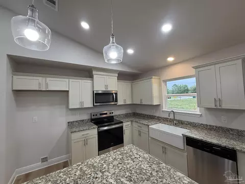 Kitchen - 3981 Mccutchin Dr, Jay, FL 32565 photo 3 of 5
