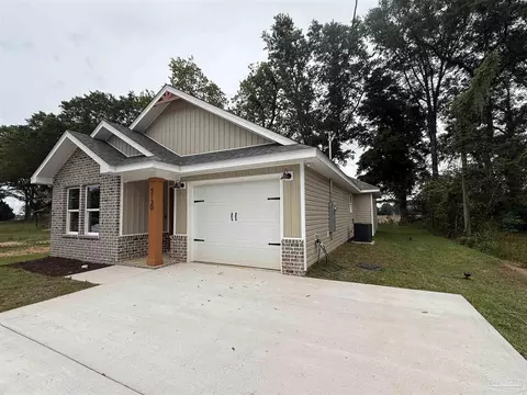 Exterior - 3981 Mccutchin Dr, Jay, FL 32565 photo 5 of 5