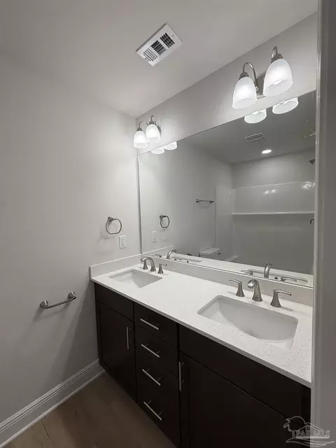 Bath - 3981 Mccutchin Dr, Jay, FL 32565 photo 3 of 6