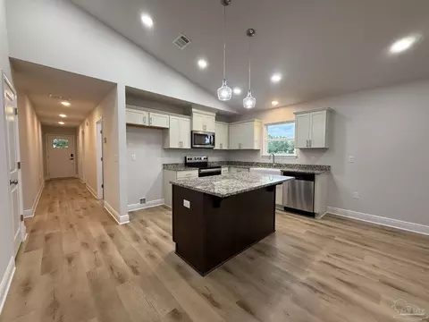 Entry Way - 3981 Mccutchin Dr, Jay, FL 32565 photo 3 of 3