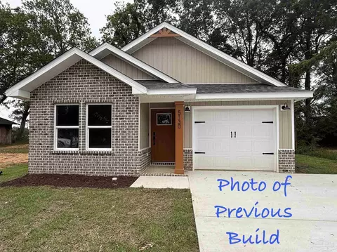 Exterior - 3981 Mccutchin Dr, Jay, FL 32565 photo 3 of 5