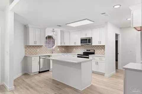 Kitchen - 7448 Rustling Pines Dr, Milton, FL 32583 photo 1 of 5