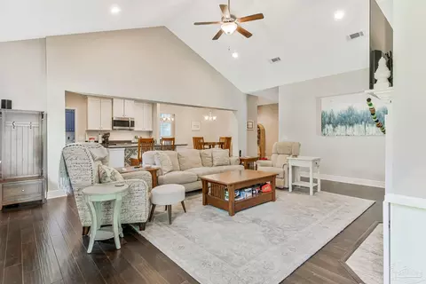 Entry Way - 7071 Foxboro Cir, Pace, FL 32571 photo 4 of 7