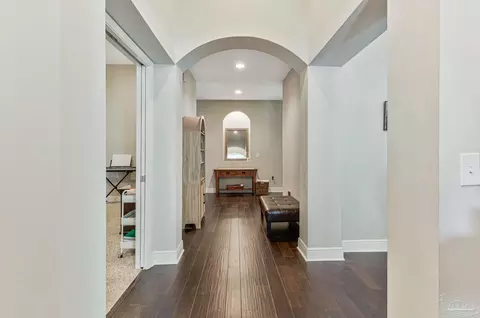 Entry Way - 7071 Foxboro Cir, Pace, FL 32571 photo 2 of 7