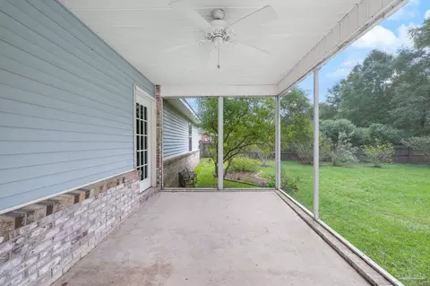 Exterior - 5737 Bronco Pl, Milton, FL 32570 photo 2 of 10