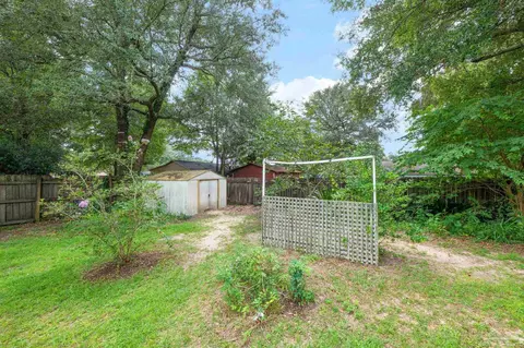 Exterior - 5737 Bronco Pl, Milton, FL 32570 photo 9 of 10