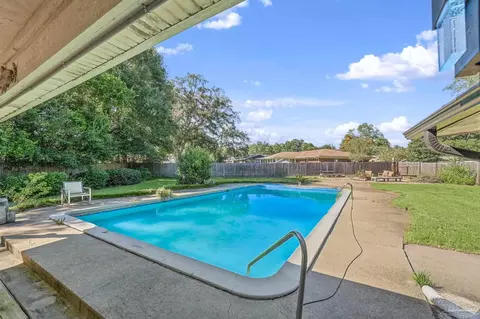Exterior - 5529 Andromeda Dr, Milton, FL 32570 photo 6 of 14