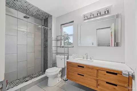 Bath - 5529 Andromeda Dr, Milton, FL 32570 photo 3 of 3