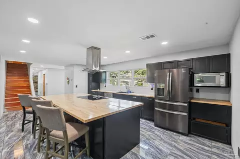 Kitchen - 5529 Andromeda Dr, Milton, FL 32570 photo 4 of 8