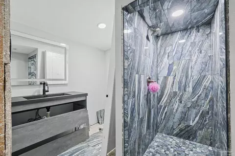 Bath - 5529 Andromeda Dr, Milton, FL 32570 photo 2 of 3