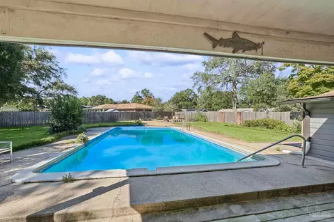 Exterior - 5529 Andromeda Dr, Milton, FL 32570 photo 5 of 14