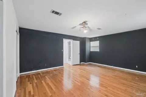Bedroom - 5529 Andromeda Dr, Milton, FL 32570 photo 6 of 8