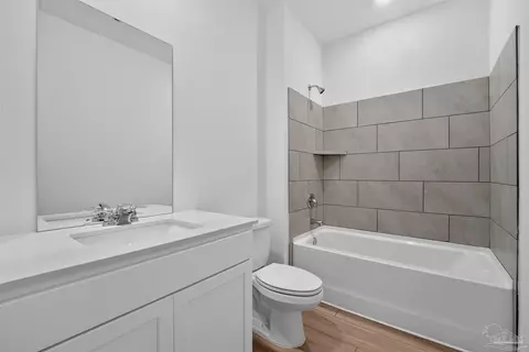 Bath - 5972 Serrate St #HS 8I, Pace, FL 32571 photo 1 of 2