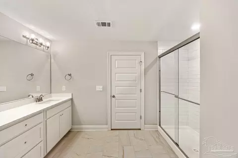Bath - 5245 Burt Ln, Pace, FL 32571 photo 2 of 4
