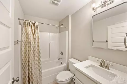 Bath - 5245 Burt Ln, Pace, FL 32571 photo 1 of 4