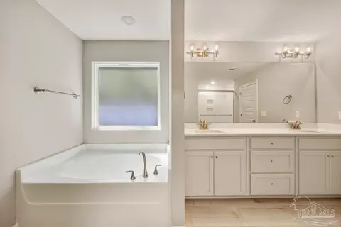 Bath - 5245 Burt Ln, Pace, FL 32571 photo 3 of 4