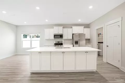 Kitchen - 3219 Water Birch Rd, Cantonment, FL 32533 photo 3 of 5
