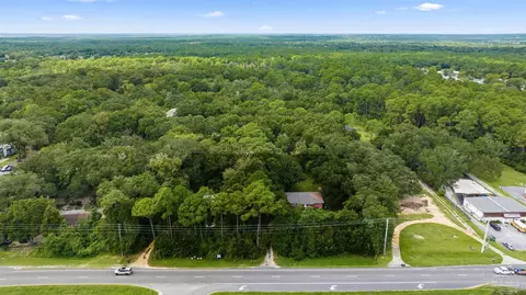 7111 7105 Pine Forest Rd, Pensacola, FL 32526