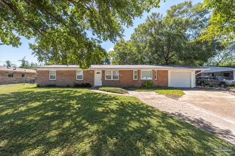 631 Manchester Rd, Fort Walton Beach, FL 32547