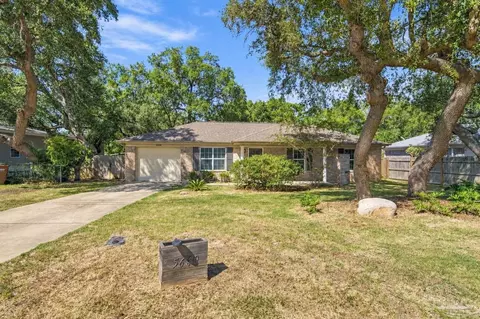 5640 Government Dr, Gulf Breeze, FL 32563