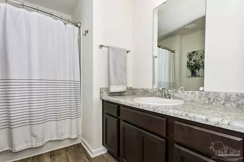 Bath - 4690 Perception Cir, Milton, FL 32570 photo 1 of 1