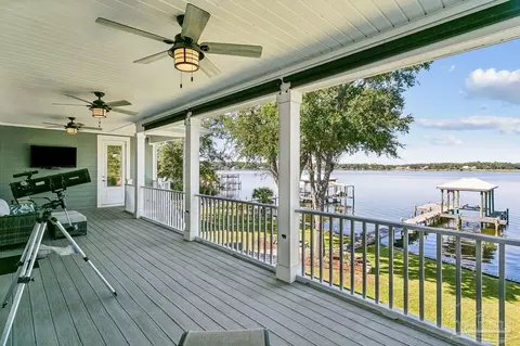 Exterior - 7677 Petersen Pt Rd, Milton, FL 32583 photo 6 of 11