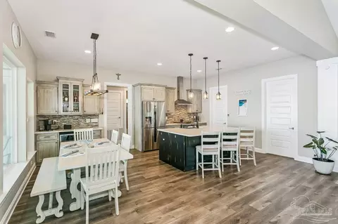Dining - 7677 Petersen Pt Rd, Milton, FL 32583 photo 1 of 2