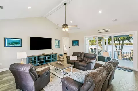 Living - 7677 Petersen Pt Rd, Milton, FL 32583 photo 1 of 3