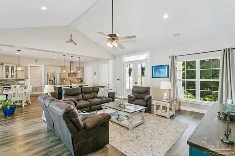 Living - 7677 Petersen Pt Rd, Milton, FL 32583 photo 2 of 3