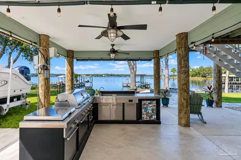 Kitchen - 7677 Petersen Pt Rd, Milton, FL 32583 photo 4 of 4