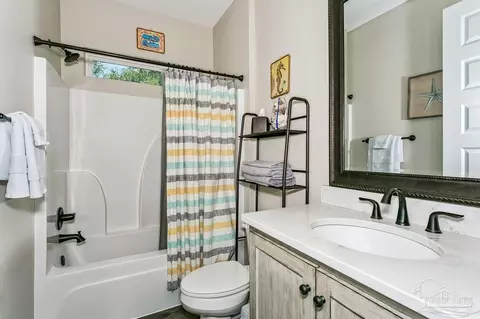 Bath - 7677 Petersen Pt Rd, Milton, FL 32583 photo 5 of 5