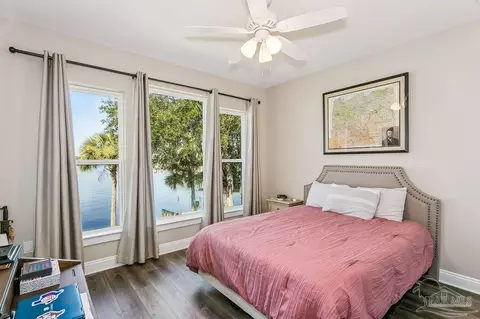 Bedroom - 7677 Petersen Pt Rd, Milton, FL 32583 photo 4 of 5